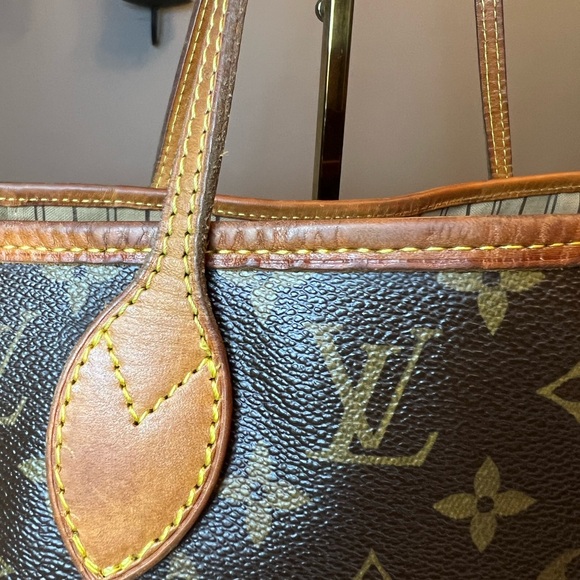 LOUIS VUITTON LV Neverfull MM Monogram Bag - Picture 4 of 17